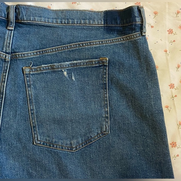 NWT Abercrombie and Fitch- High Rise 4 Inch Mom Short- Size 36/22 - Picture 8 of 12